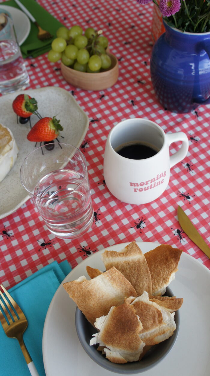 Brunch colorido em casa