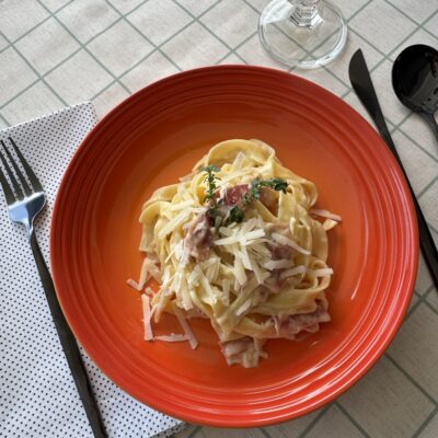 Fettuccine com laranja e parma